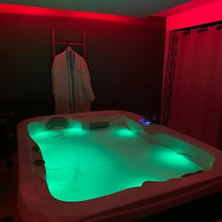 Chez Isa - Avec Jacuzzi Interieur Et Piscine Chauffee Lejlighed