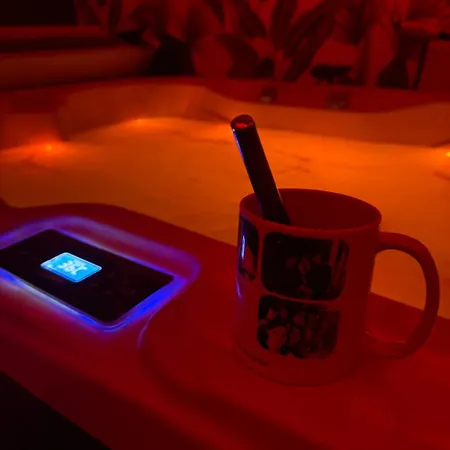 Chez Isa - Avec Jacuzzi Interieur Et Piscine Chauffee דירה *